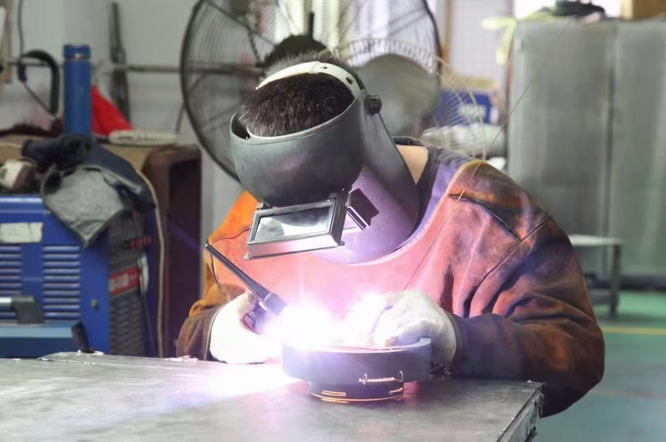 鵬豐精密-實(shí)心拉伸模具